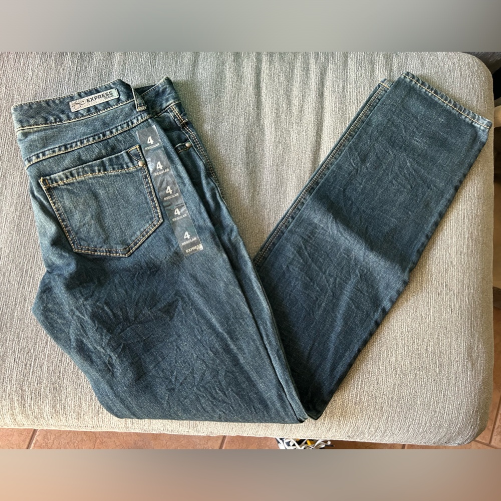 Express Women’s jeans 4R new